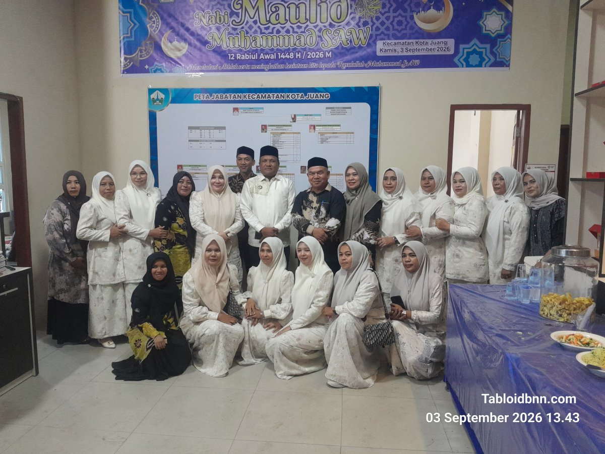 Bupati Bireuen H. Muklis Hadir di Camat Kota Juang Peringati Maulid Nabi, Syaifudin Santuni 23 Anak Yatim. 